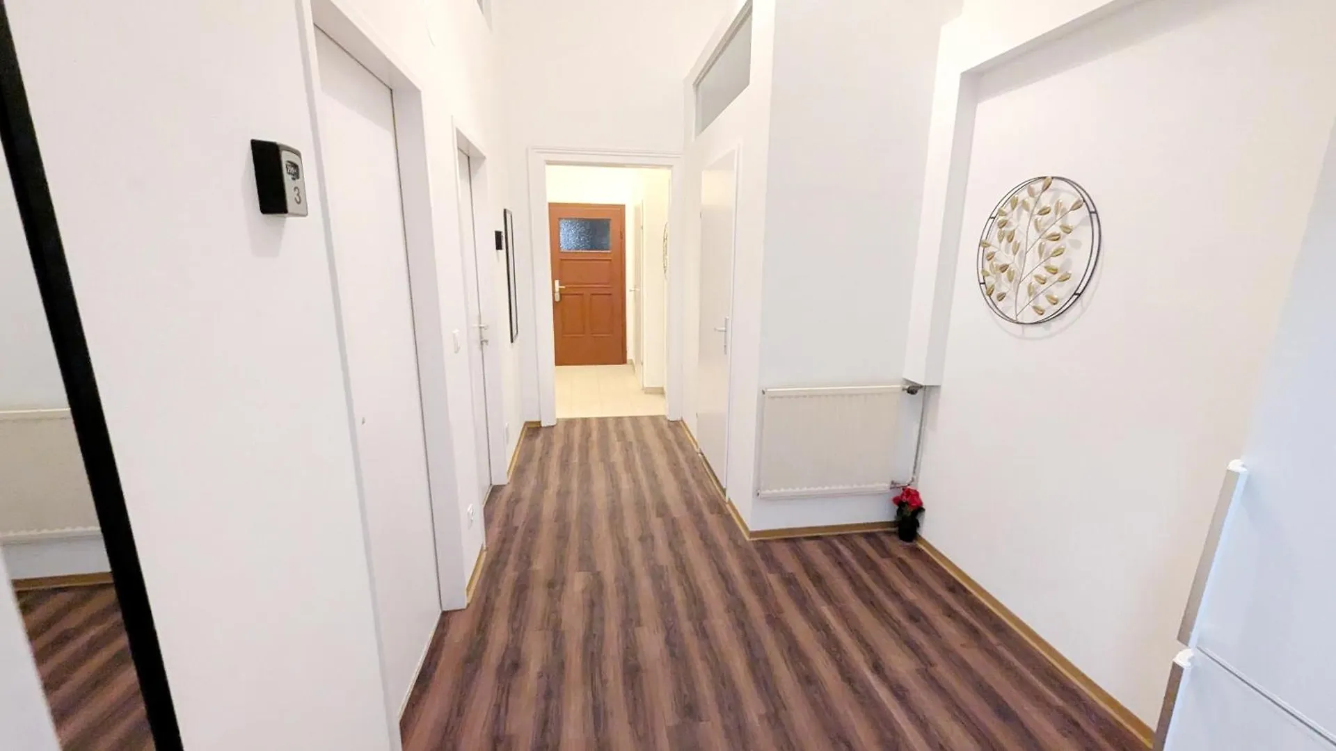 Spacious Rooms - 15 Min From Airport & City Center, 5 Min From Vienna Main-Bus Station Ez1 0*,  Österrike