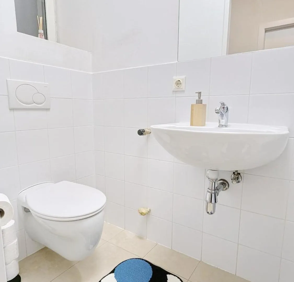 Spacious Rooms - 15 Min From Airport & City Center, 5 Min From Vienna Main-Bus Station Ez1 Austria