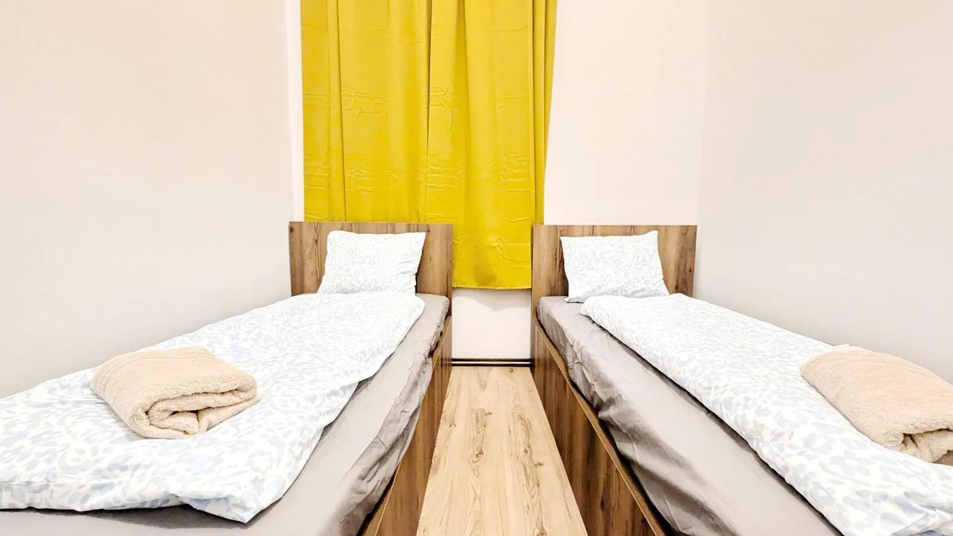 Spacious Rooms - 15 Min From Airport & City Center, 5 Min From Vienna Main-Bus Station Ez1 Alloggio in famiglia