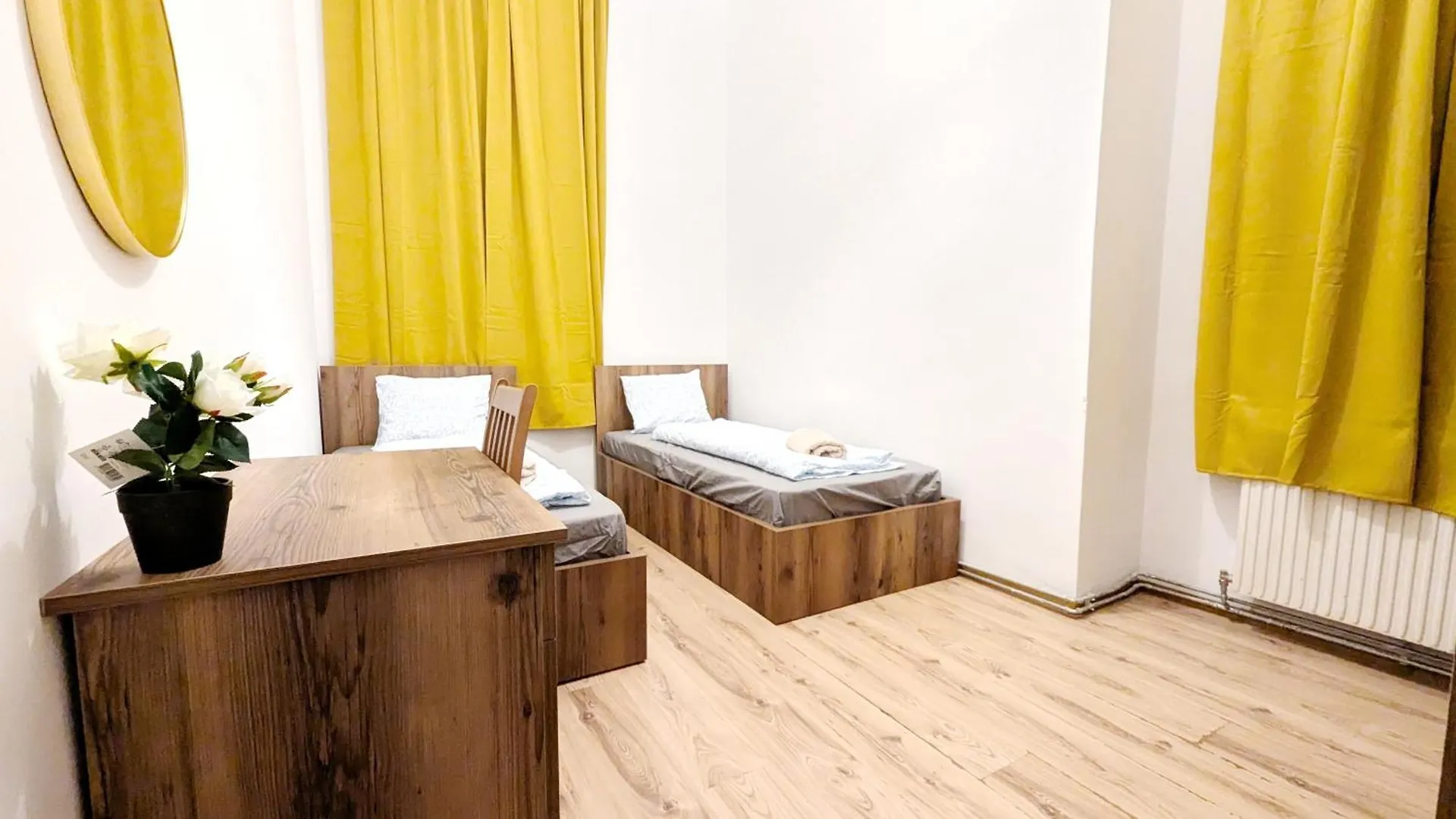 Spacious Rooms - 15 Min From Airport & City Center, 5 Min From Vienna Main-Bus Station Ez1
