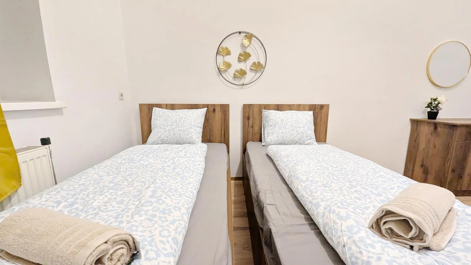 Spacious Rooms - 15 Min From Airport & City Center, 5 Min From Vienna Main-Bus Station Ez1 0*,