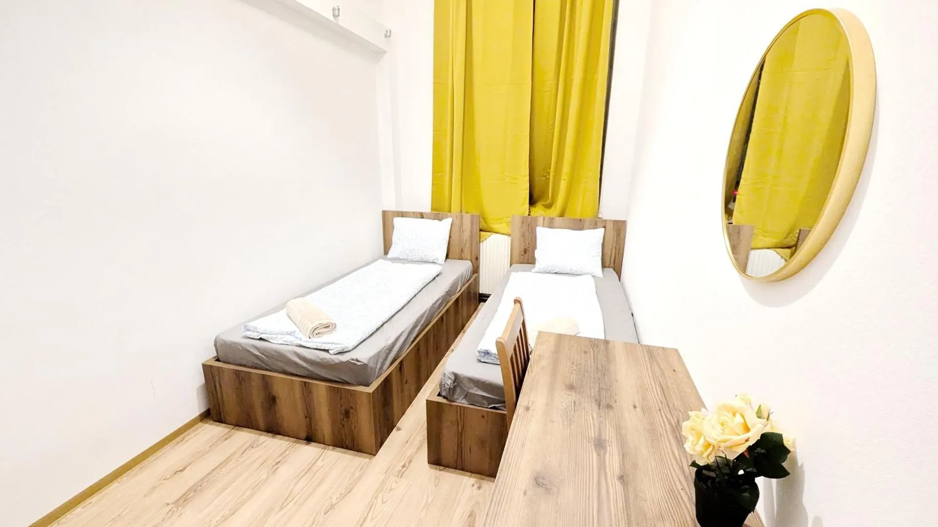 Spacious Rooms - 15 Min From Airport & City Center, 5 Min From Vienna Main-Bus Station Ez1