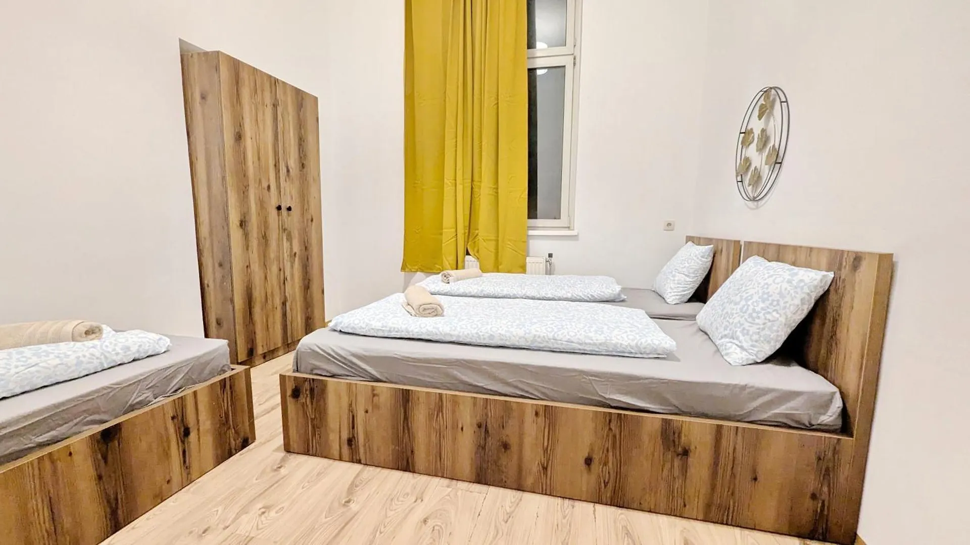 Spacious Rooms - 15 Min From Airport & City Center, 5 Min From Vienna Main-Bus Station Ez1