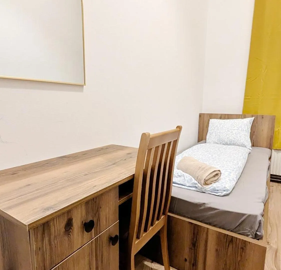 Spacious Rooms - 15 Min From Airport & City Center, 5 Min From Vienna Main-Bus Station Ez1 0*,  Austria