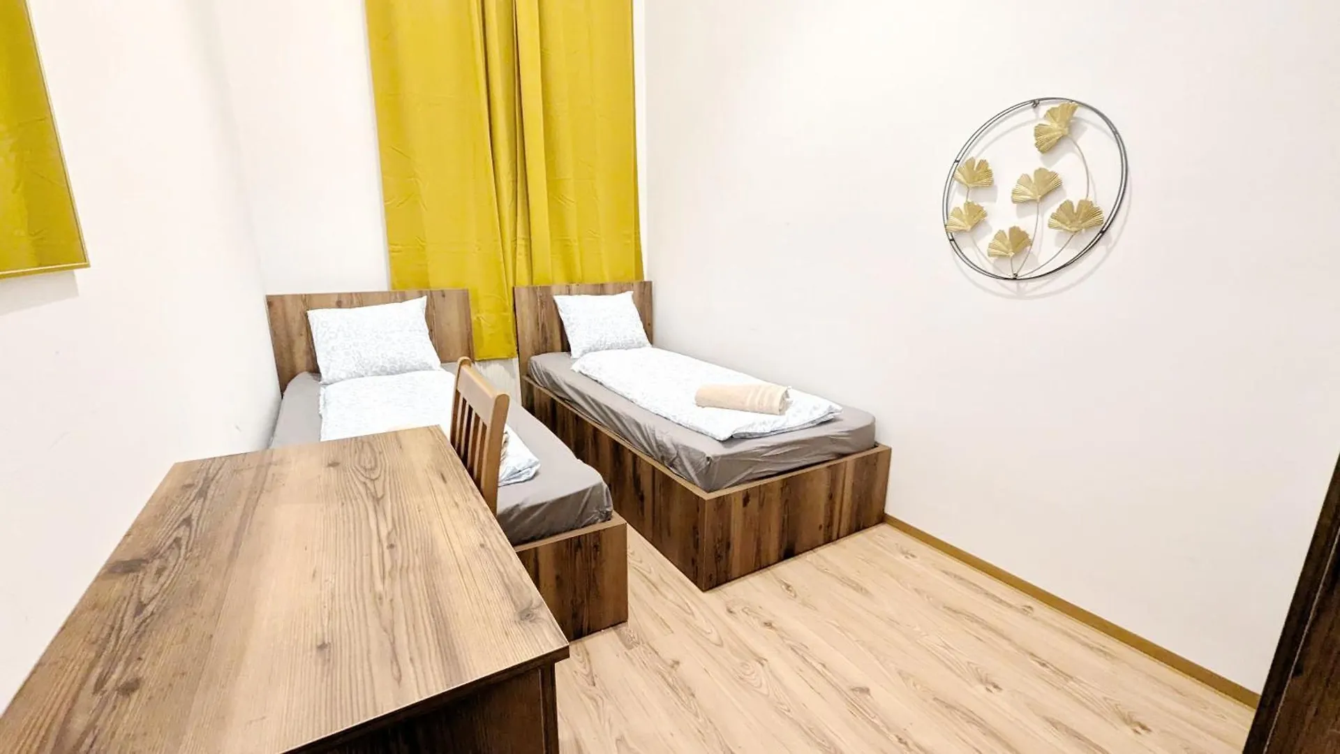 Spacious Rooms - 15 Min From Airport & City Center, 5 Min From Vienna Main-Bus Station Ez1 Alloggio in famiglia
