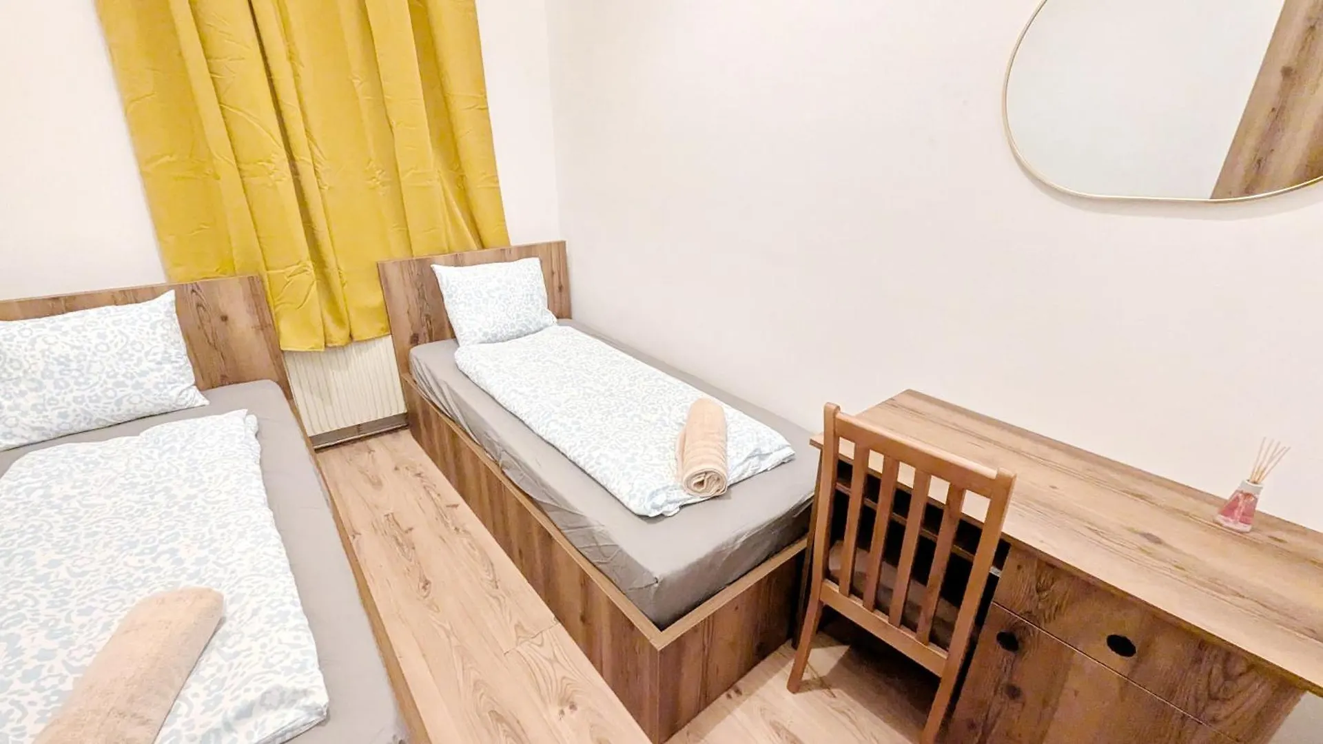 Spacious Rooms - 15 Min From Airport & City Center, 5 Min From Vienna Main-Bus Station Ez1 Österrike
