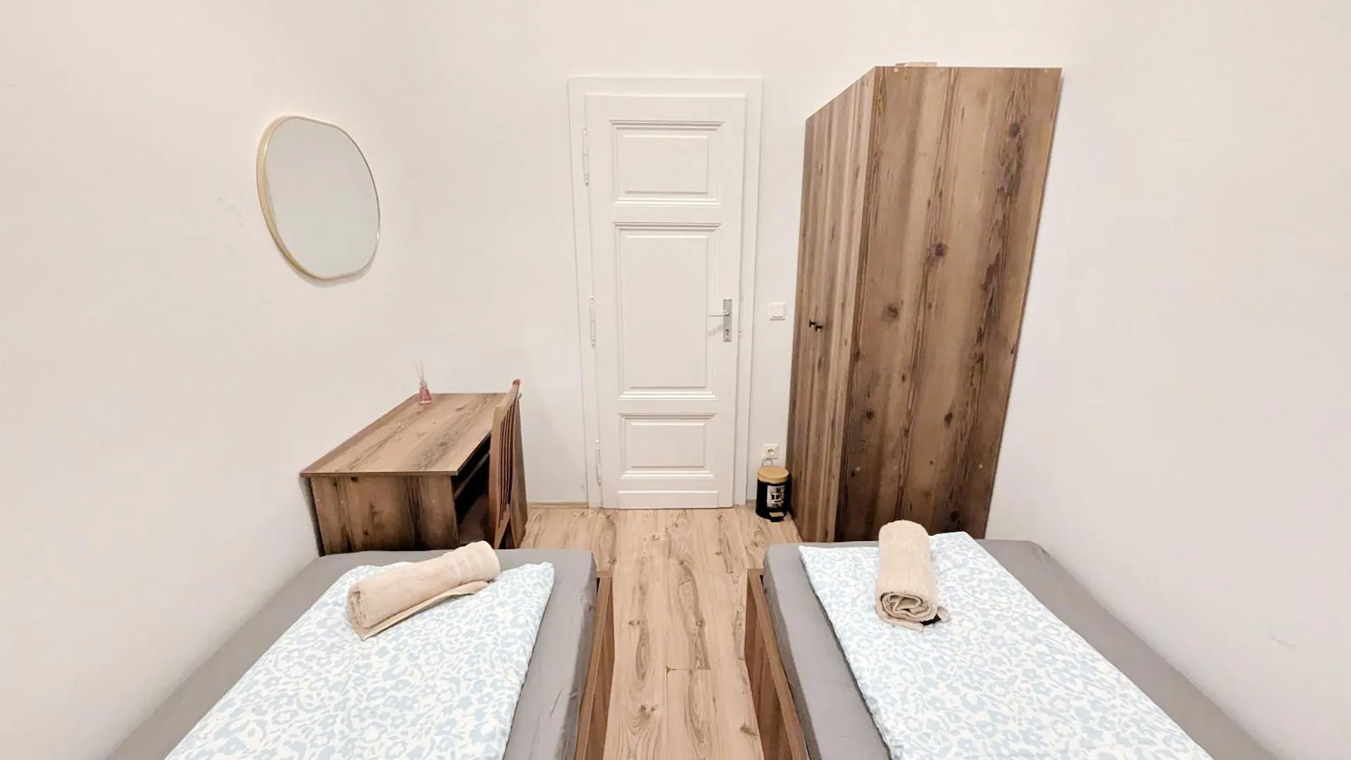 Alloggio in famiglia Spacious Rooms - 15 Min From Airport & City Center, 5 Min From Vienna Main-Bus Station Ez1